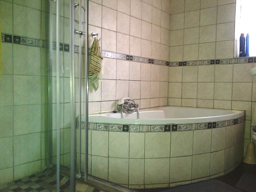 To Let 4 Bedroom Property for Rent in Vaalpark Free State